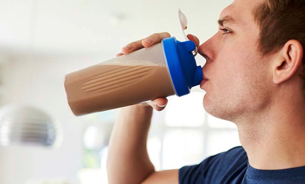 Les shakes protéinés peuvent-ils causer la calvitie ?